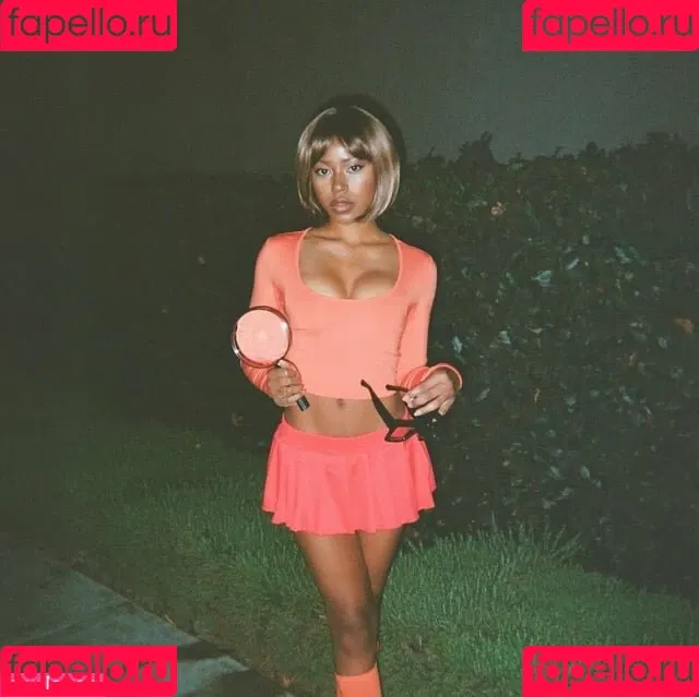 Riele Downs / rieledowns Onlyfans Photo Gallery 