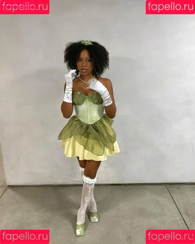 Riele Downs / rieledowns Onlyfans Photo Gallery 