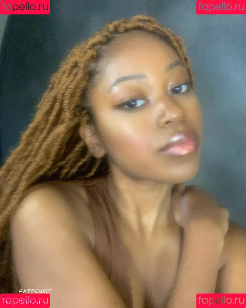 Riele Downs / rieledowns Onlyfans Photo Gallery 