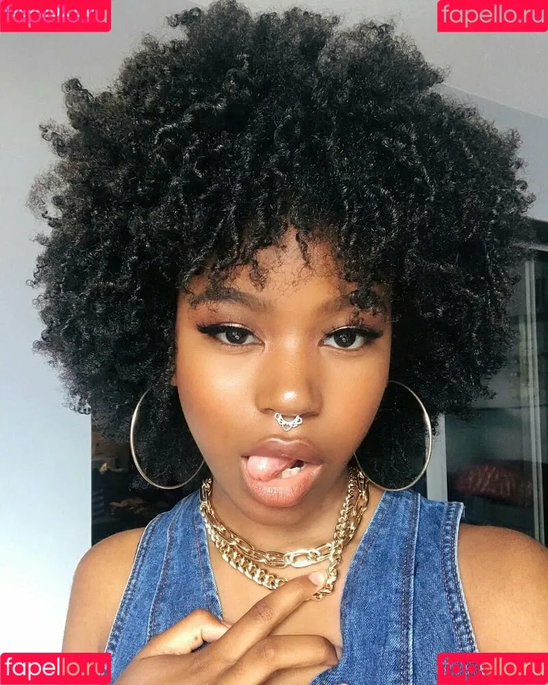 Riele Downs / rieledowns Onlyfans Photo Gallery 