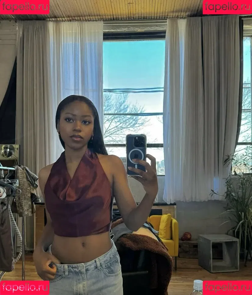 Riele Downs / rieledowns Onlyfans Photo Gallery 