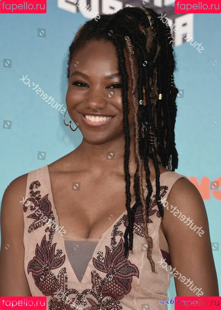 Riele Downs / rieledowns Onlyfans Photo Gallery 