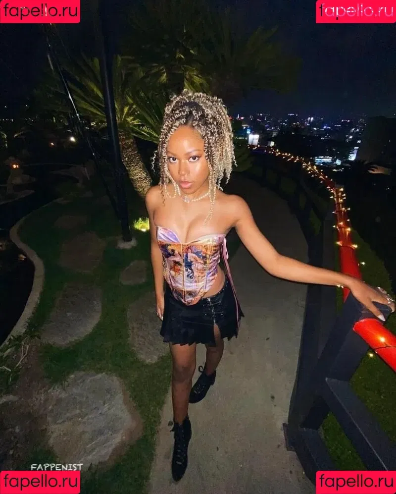 Riele Downs / rieledowns Onlyfans Photo Gallery 