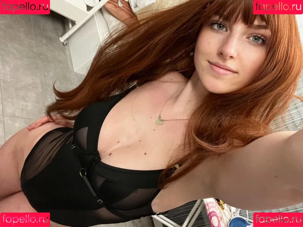 Anna Redd Please / anna.redd Onlyfans Photo Gallery 