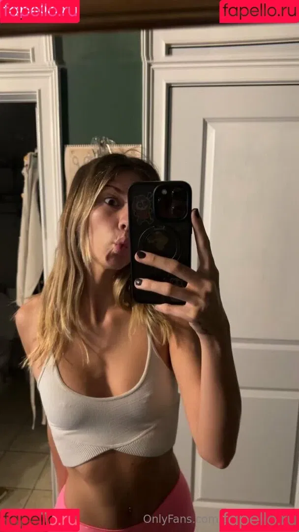 oliviahansley / oliviahansleyy_ Onlyfans Photo Gallery 