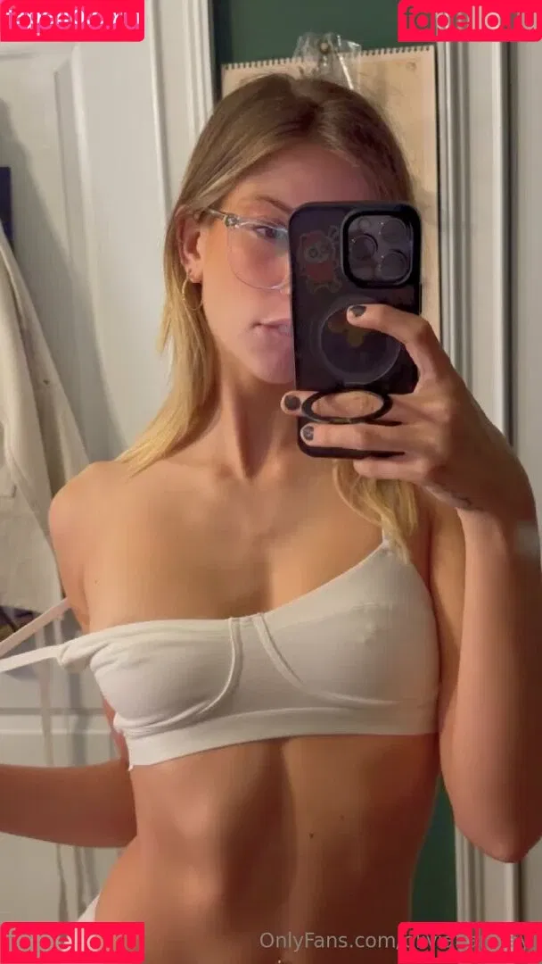 oliviahansley / oliviahansleyy_ Onlyfans Photo Gallery 