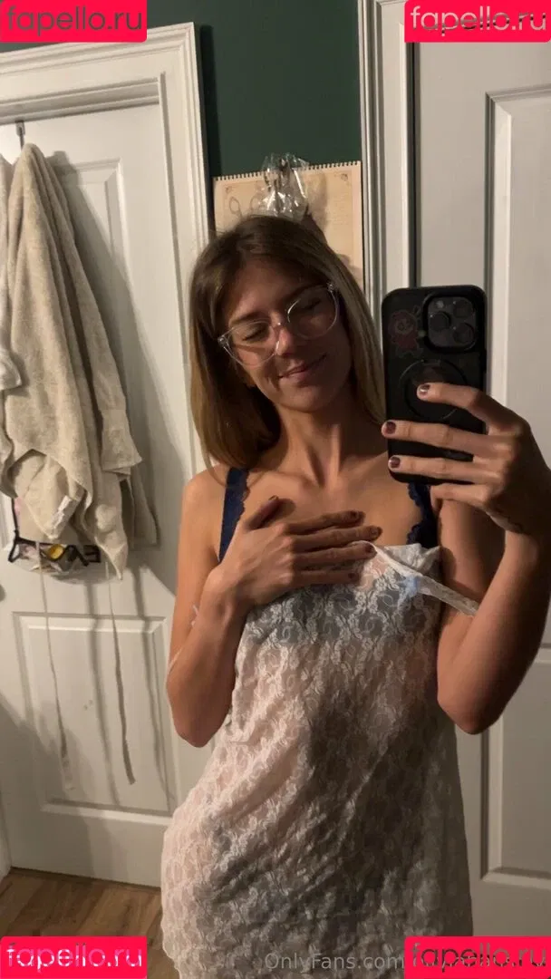 oliviahansley / oliviahansleyy_ Onlyfans Photo Gallery 