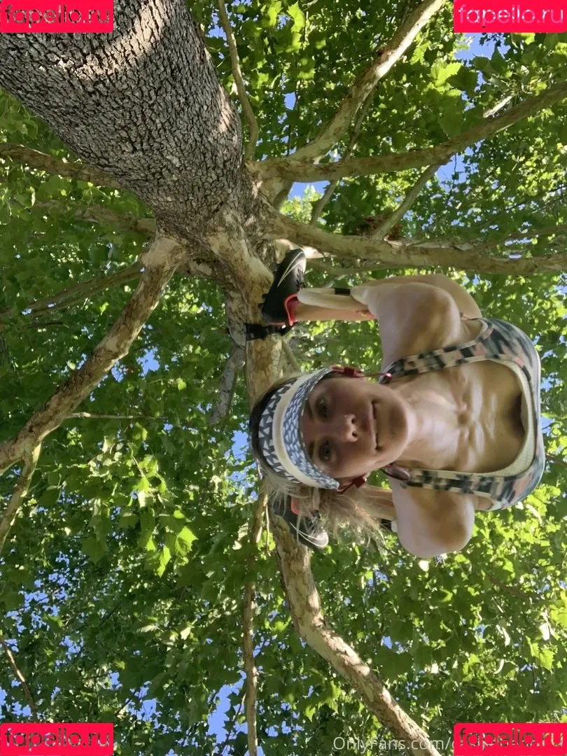 Cassie Bender / CassieBenderX / anyuser / cassiebenderfit Onlyfans Photo Gallery 