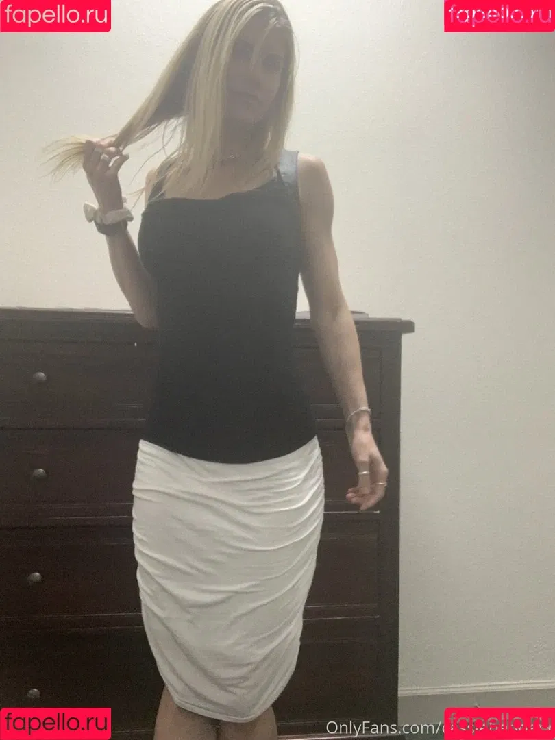 Cassie Bender / CassieBenderX / anyuser / cassiebenderfit Onlyfans Photo Gallery 