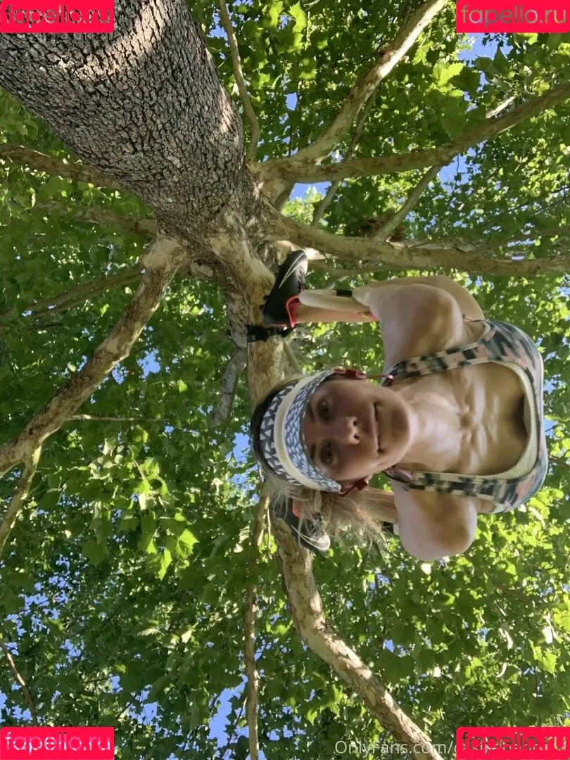 Cassie Bender / CassieBenderX / anyuser / cassiebenderfit Onlyfans Photo Gallery 