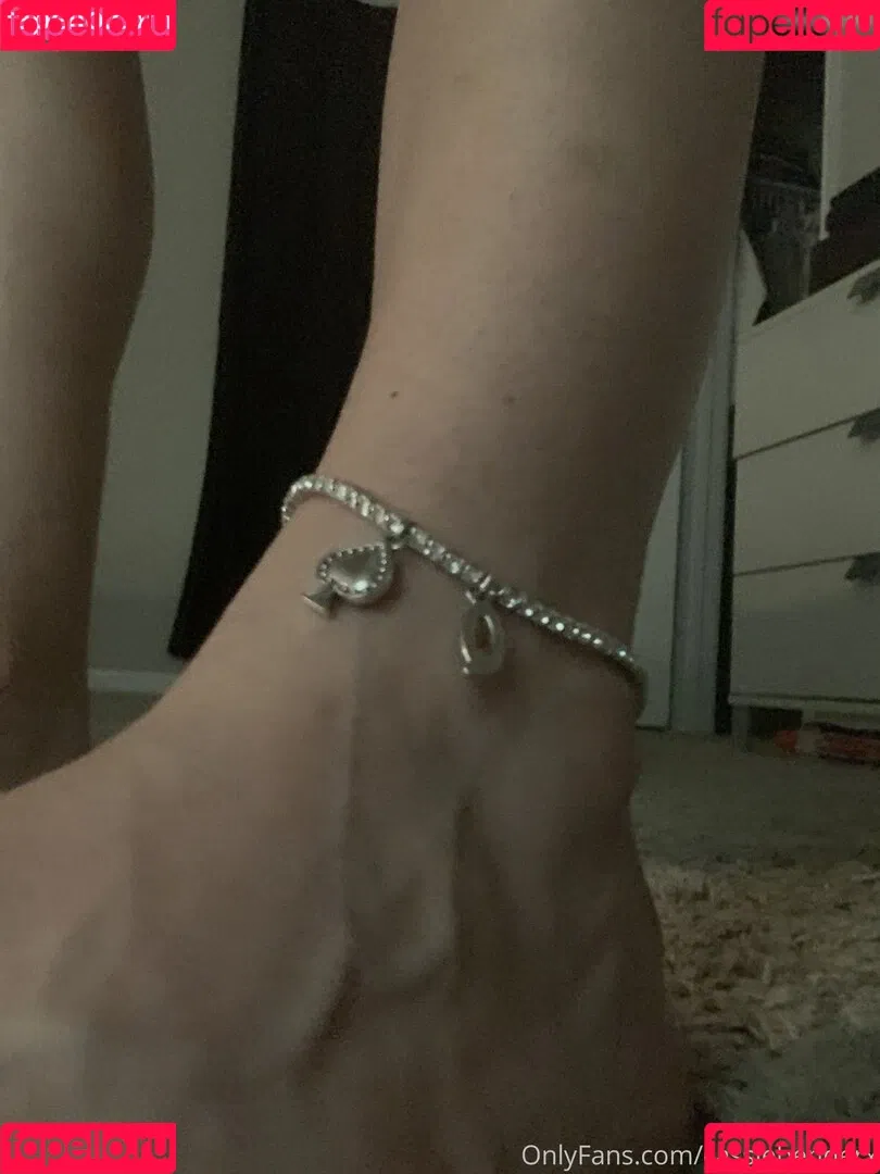 Cassie Bender / CassieBenderX / anyuser / cassiebenderfit Onlyfans Photo Gallery 