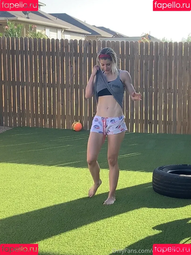 Cassie Bender / CassieBenderX / anyuser / cassiebenderfit Onlyfans Photo Gallery 