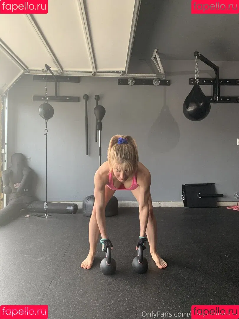 Cassie Bender / CassieBenderX / anyuser / cassiebenderfit Onlyfans Photo Gallery 