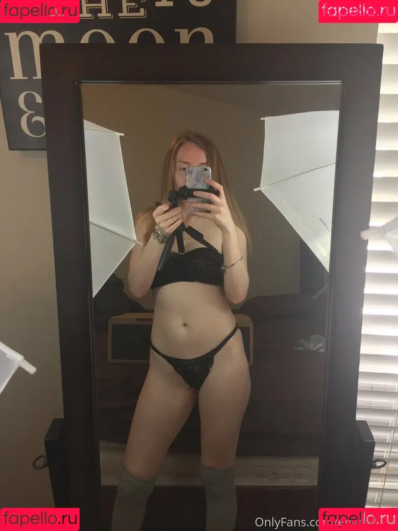 Eevee Bee / Eeveebeeshow / eevee_bee / eeveethebee Onlyfans Photo Gallery 