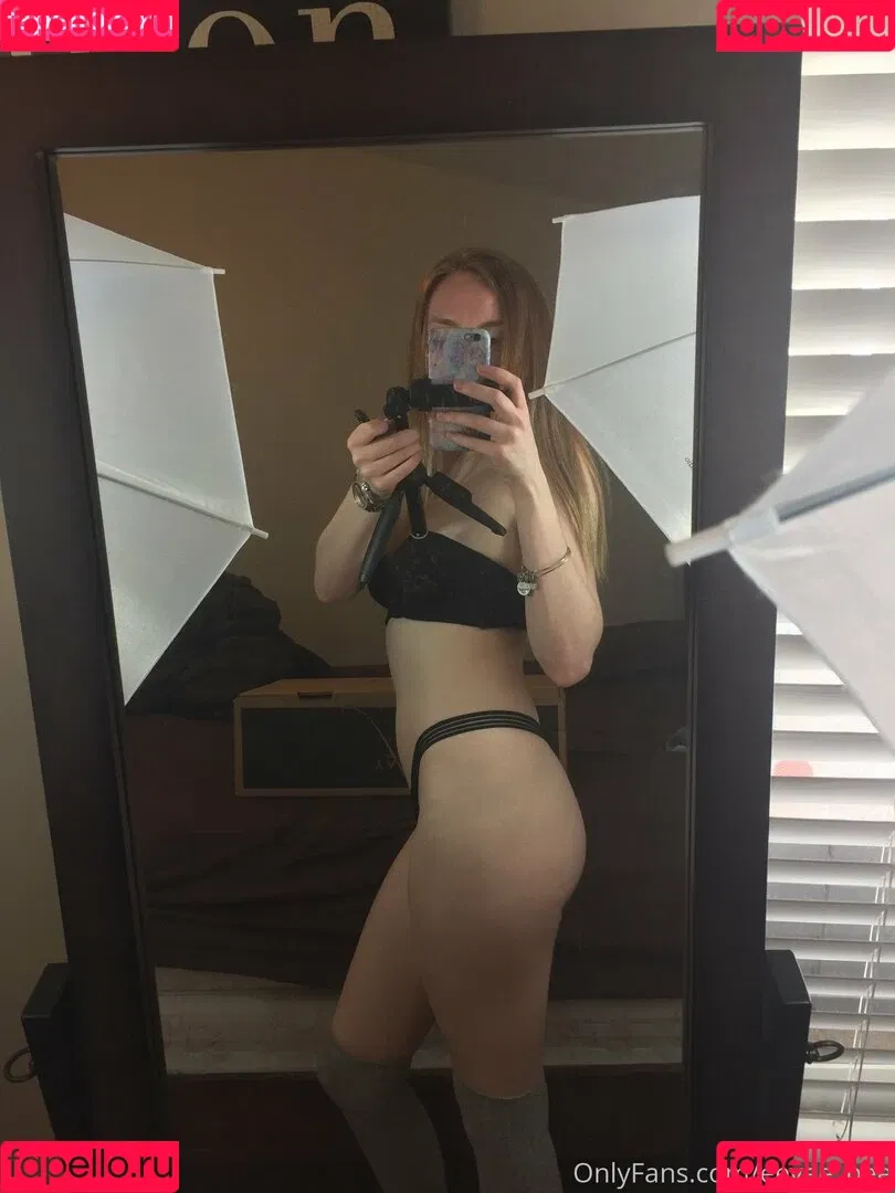 Eevee Bee / Eeveebeeshow / eevee_bee / eeveethebee Onlyfans Photo Gallery 