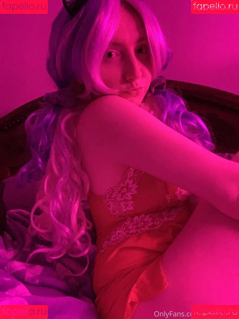 Eevee Bee / Eeveebeeshow / eevee_bee / eeveethebee Onlyfans Photo Gallery 