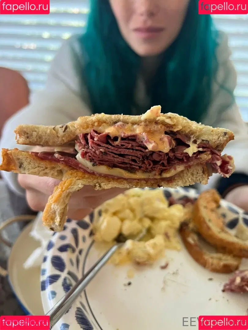 Eevee Bee / Eeveebeeshow / eevee_bee / eeveethebee Onlyfans Photo Gallery 