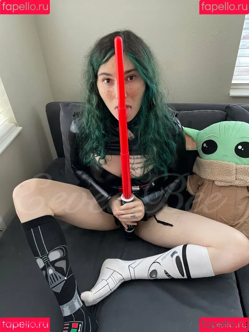 Eevee Bee / Eeveebeeshow / eevee_bee / eeveethebee Onlyfans Photo Gallery 