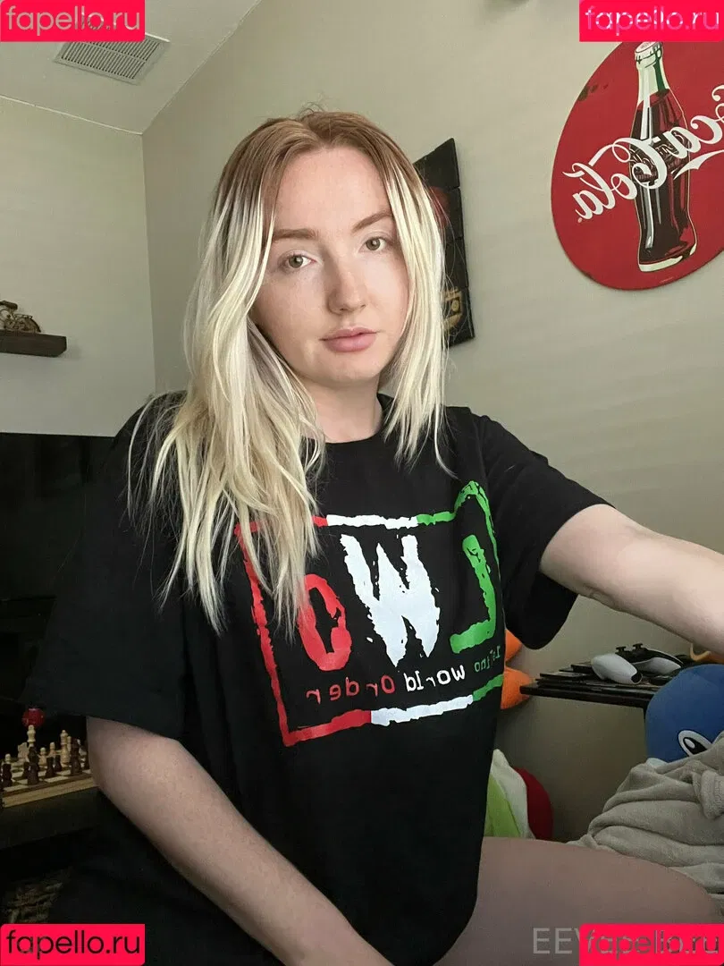 Eevee Bee / Eeveebeeshow / eevee_bee / eeveethebee Onlyfans Photo Gallery 