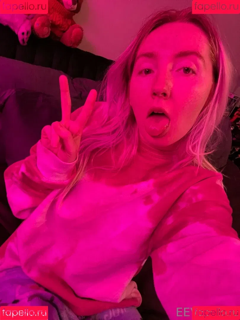 Eevee Bee / Eeveebeeshow / eevee_bee / eeveethebee Onlyfans Photo Gallery 