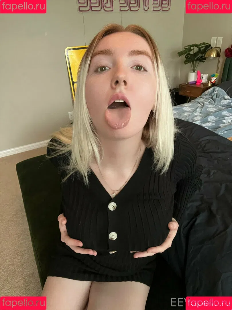 Eevee Bee / Eeveebeeshow / eevee_bee / eeveethebee Onlyfans Photo Gallery 