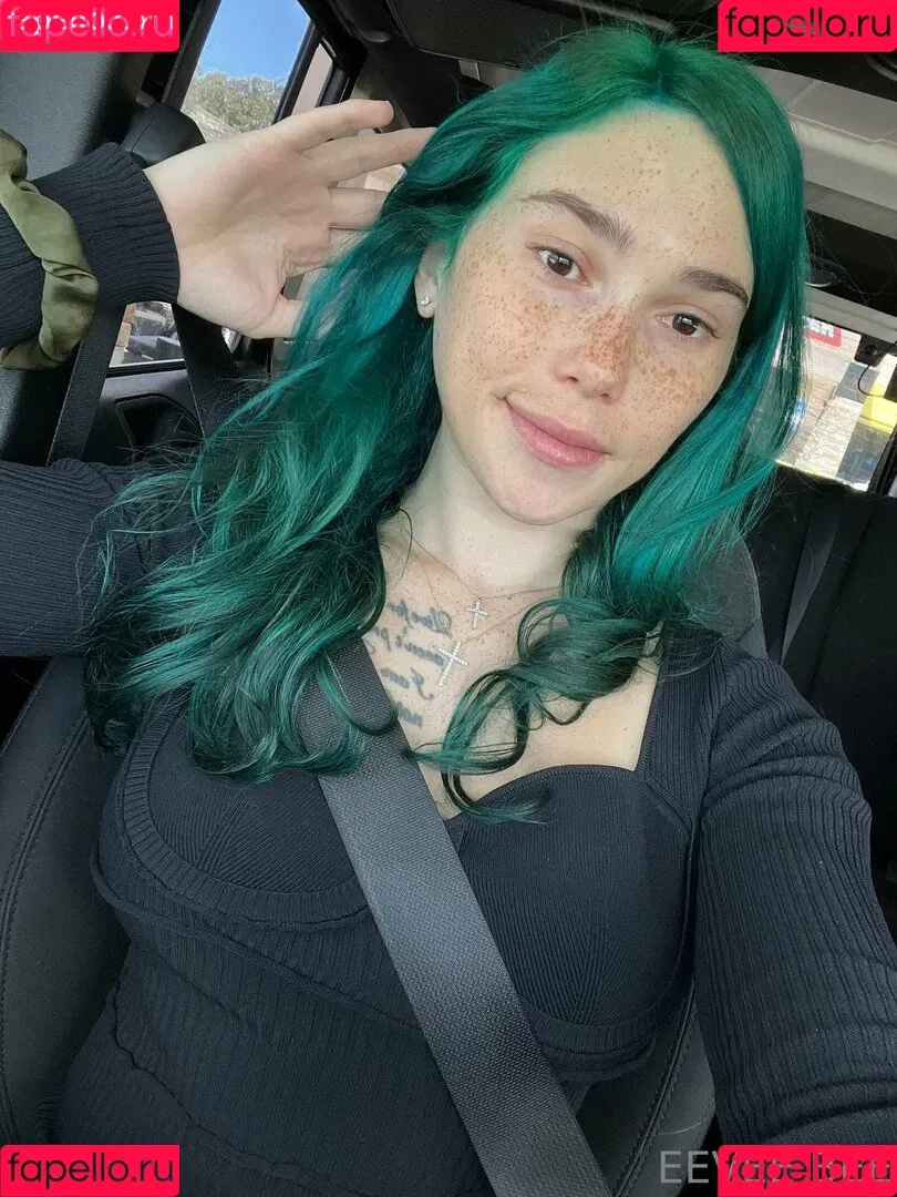 Eevee Bee / Eeveebeeshow / eevee_bee / eeveethebee Onlyfans Photo Gallery 