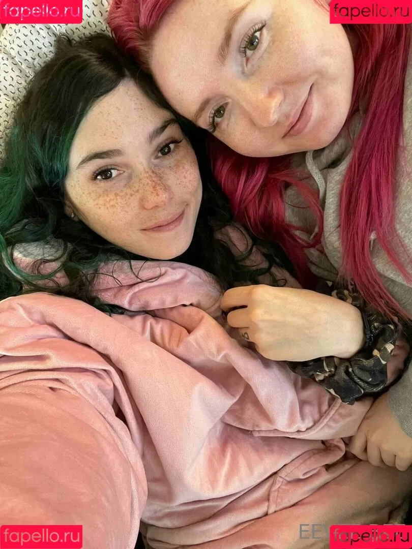 Eevee Bee / Eeveebeeshow / eevee_bee / eeveethebee Onlyfans Photo Gallery 