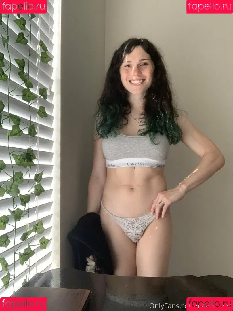 Eevee Bee / Eeveebeeshow / eevee_bee / eeveethebee Onlyfans Photo Gallery 