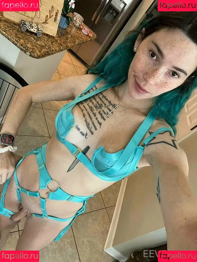 Eevee Bee / Eeveebeeshow / eevee_bee / eeveethebee Onlyfans Photo Gallery 