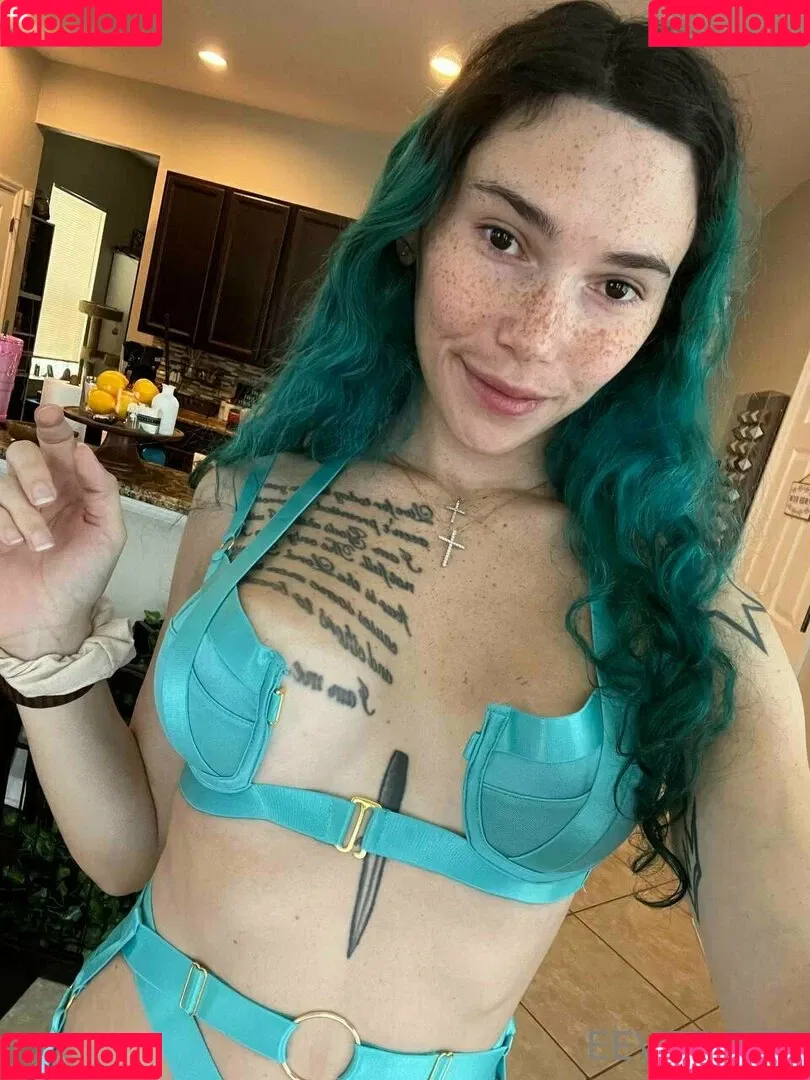 Eevee Bee / Eeveebeeshow / eevee_bee / eeveethebee Onlyfans Photo Gallery 