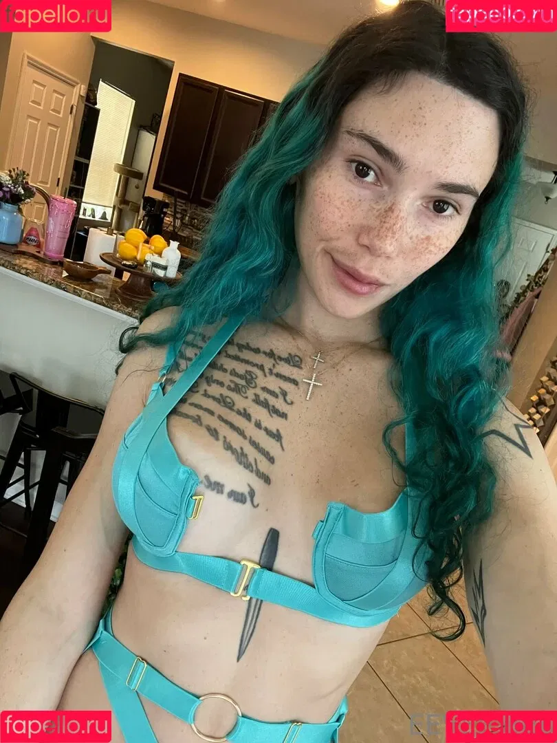 Eevee Bee / Eeveebeeshow / eevee_bee / eeveethebee Onlyfans Photo Gallery 