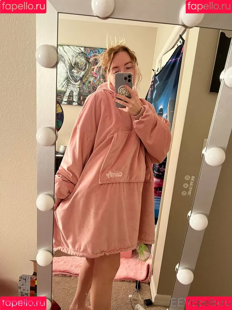 Eevee Bee / Eeveebeeshow / eevee_bee / eeveethebee Onlyfans Photo Gallery 