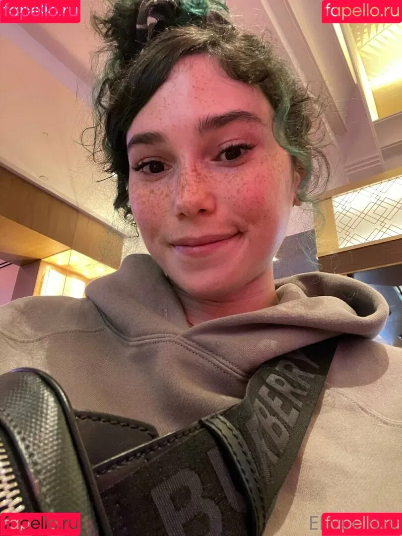 Eevee Bee / Eeveebeeshow / eevee_bee / eeveethebee Onlyfans Photo Gallery 