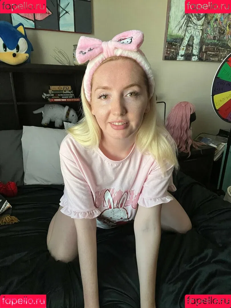 Eevee Bee / Eeveebeeshow / eevee_bee / eeveethebee Onlyfans Photo Gallery 