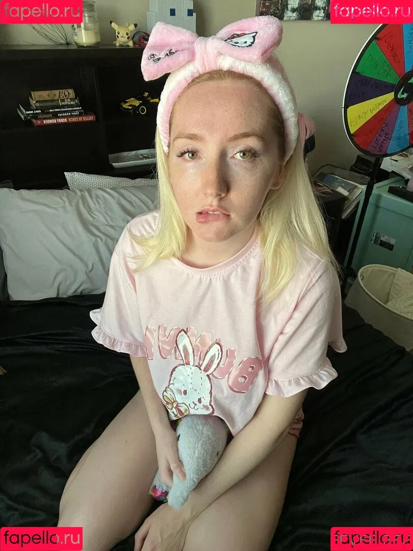 Eevee Bee / Eeveebeeshow / eevee_bee / eeveethebee Onlyfans Photo Gallery 