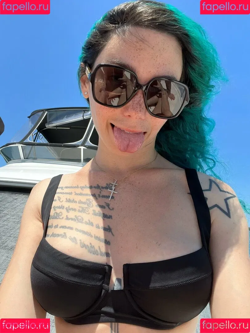 Eevee Bee / Eeveebeeshow / eevee_bee / eeveethebee Onlyfans Photo Gallery 