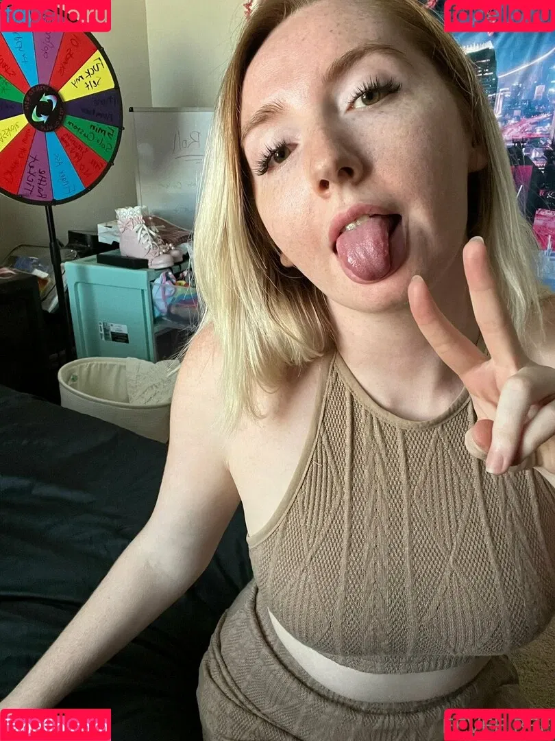 Eevee Bee / Eeveebeeshow / eevee_bee / eeveethebee Onlyfans Photo Gallery 