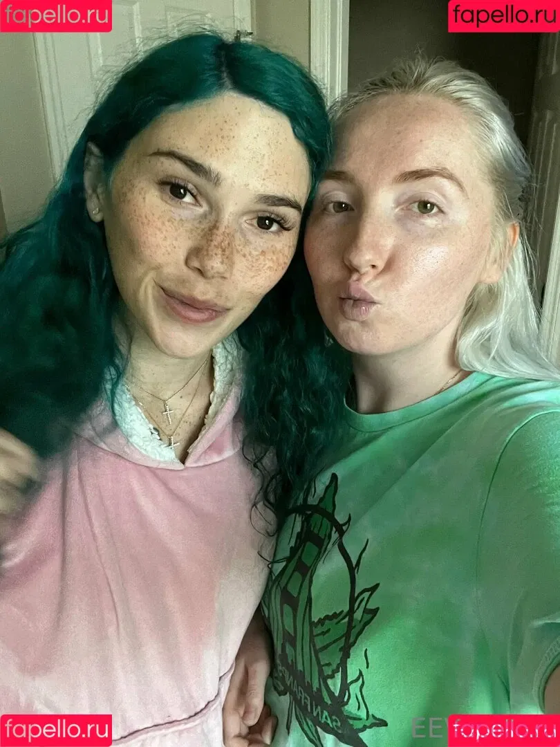 Eevee Bee / Eeveebeeshow / eevee_bee / eeveethebee Onlyfans Photo Gallery 