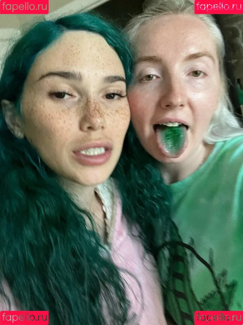 Eevee Bee / Eeveebeeshow / eevee_bee / eeveethebee Onlyfans Photo Gallery 