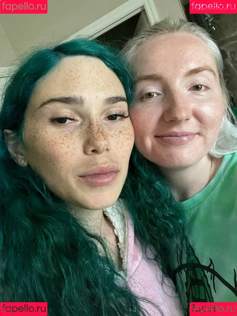 Eevee Bee / Eeveebeeshow / eevee_bee / eeveethebee Onlyfans Photo Gallery 