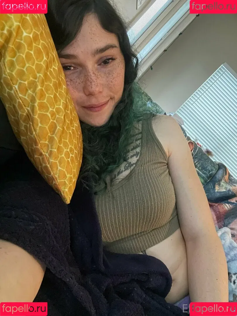 Eevee Bee / Eeveebeeshow / eevee_bee / eeveethebee Onlyfans Photo Gallery 