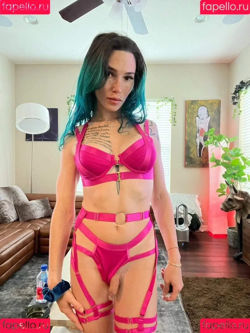 Eevee Bee / Eeveebeeshow / eevee_bee / eeveethebee Onlyfans Photo Gallery 