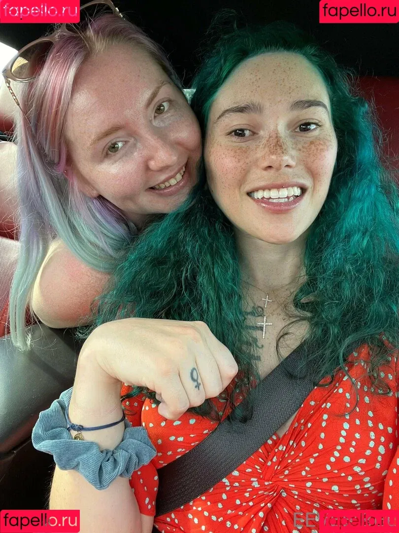 Eevee Bee / Eeveebeeshow / eevee_bee / eeveethebee Onlyfans Photo Gallery 