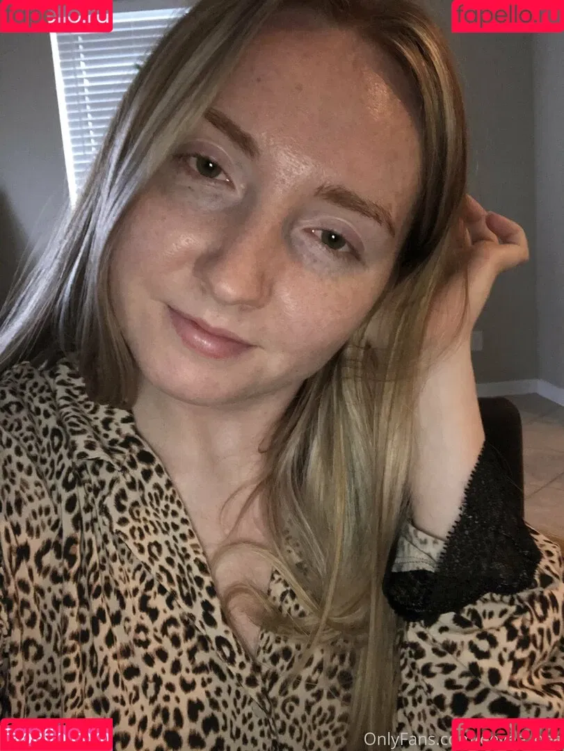 Eevee Bee / Eeveebeeshow / eevee_bee / eeveethebee Onlyfans Photo Gallery 