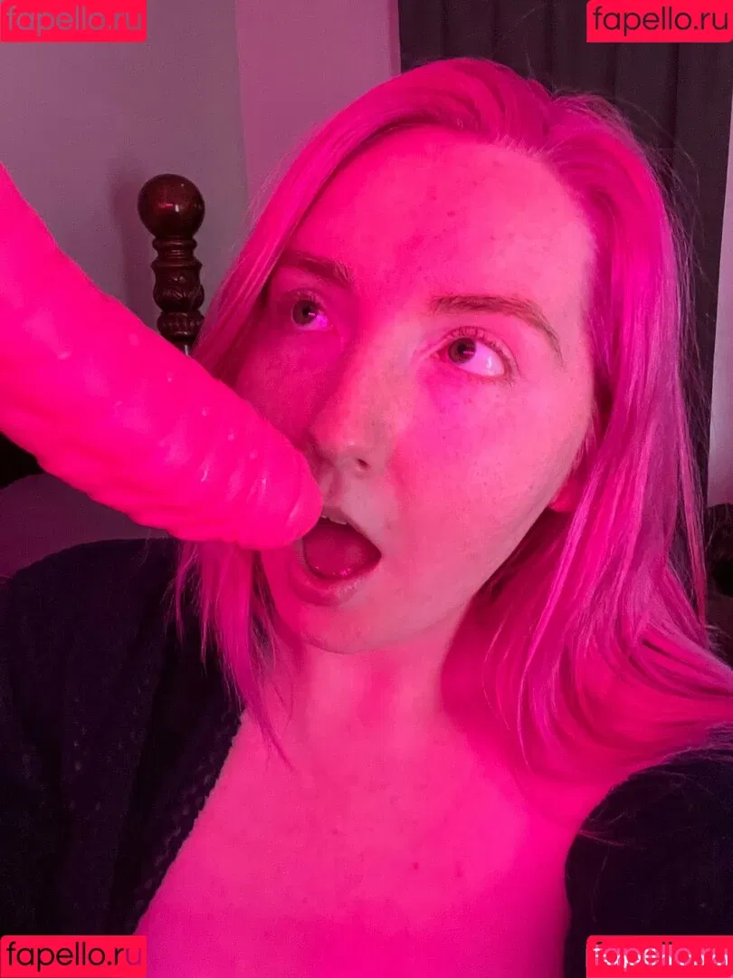 Eevee Bee / Eeveebeeshow / eevee_bee / eeveethebee Onlyfans Photo Gallery 