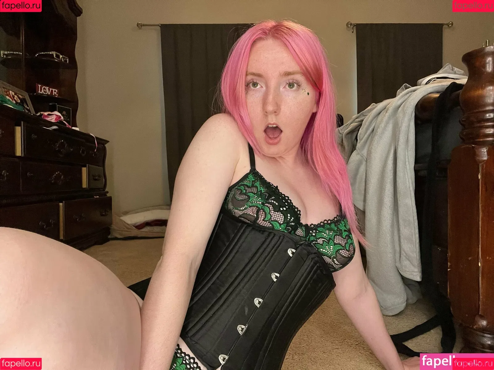 Eevee Bee / Eeveebeeshow / eevee_bee / eeveethebee Onlyfans Photo Gallery 