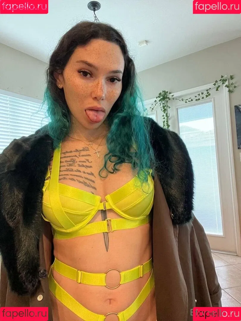 Eevee Bee / Eeveebeeshow / eevee_bee / eeveethebee Onlyfans Photo Gallery 