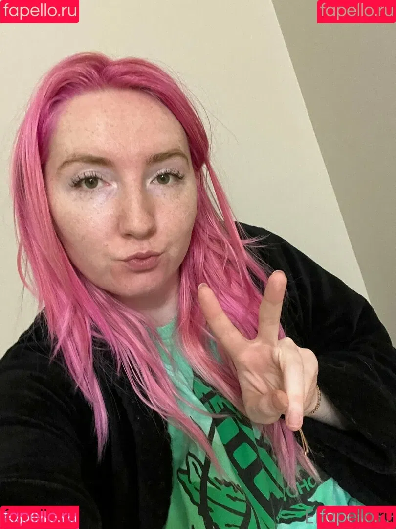 Eevee Bee / Eeveebeeshow / eevee_bee / eeveethebee Onlyfans Photo Gallery 