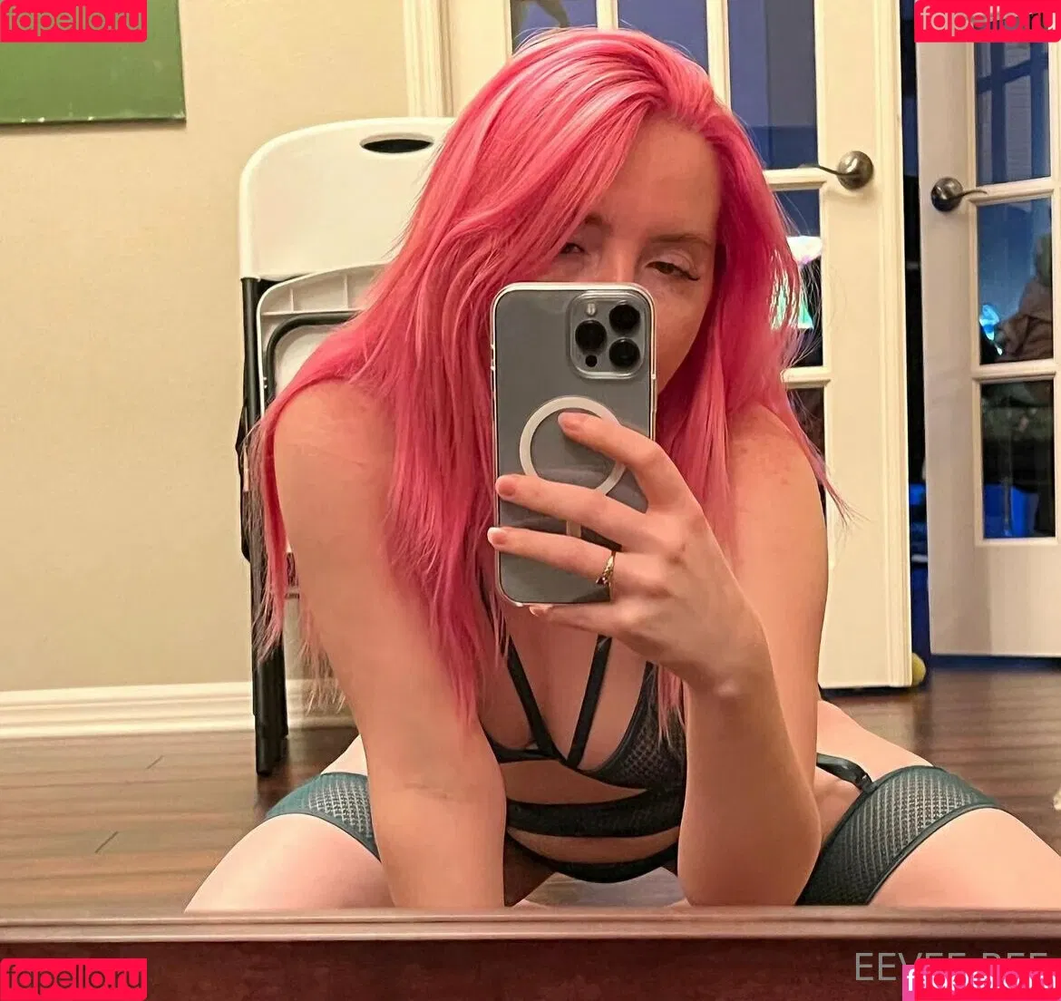 Eevee Bee / Eeveebeeshow / eevee_bee / eeveethebee Onlyfans Photo Gallery 