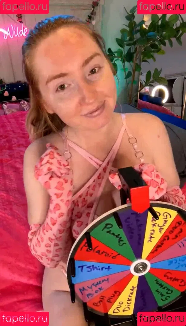 Eevee Bee / Eeveebeeshow / eevee_bee / eeveethebee Onlyfans Photo Gallery 